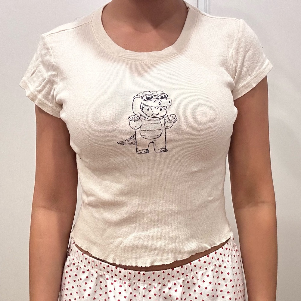 Brandy Melville Ashlyn dino top